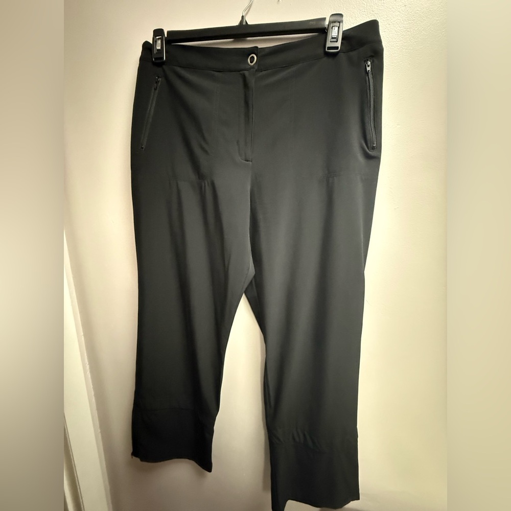 2/$45 all $30 Pants. GUC Zenergy by Chico's Relaxed Fit Black Women's 3 (XL/16)